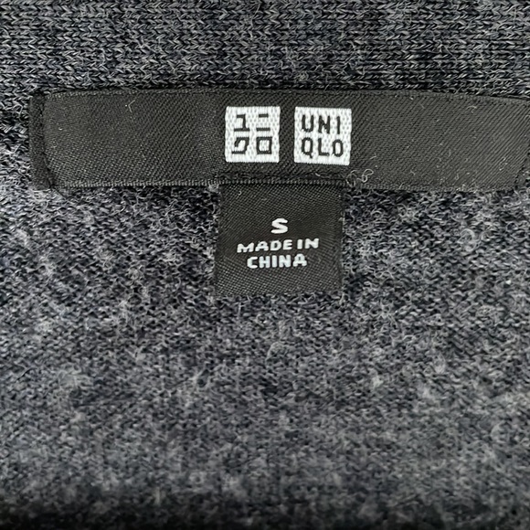 ✨SOLD ✨ Uniqlo Pure Wool Grey Cardigan - S - Picture 3 of 5